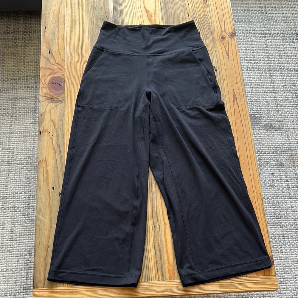 Lululemon align  Wide-Leg crop pants
